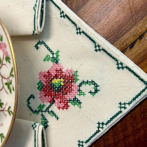 3 Vintage 10” Rose Cross stitch tea napkins - Picture 4 of 5